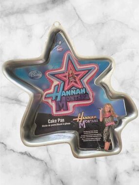 Wilton Hanna Montana Silver Star-Shaped Cake Pan